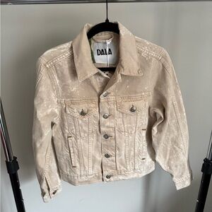 Dala Jean Jacket in Slim Trucker Style, Color Drought